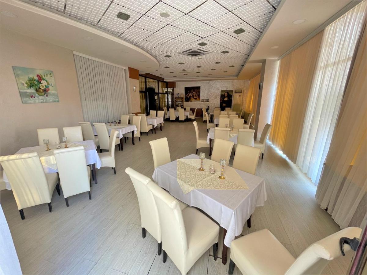 Hotel Pashtriku Gjakova Luaran gambar