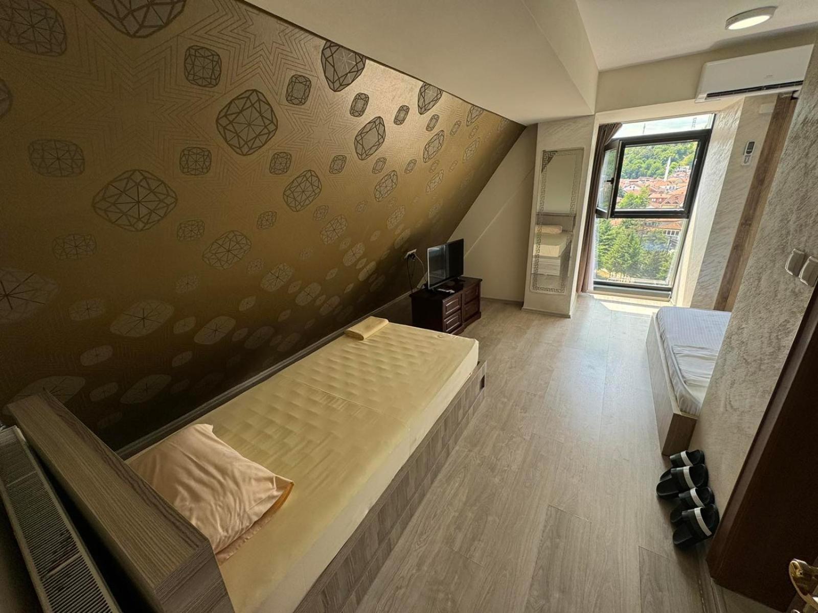 Hotel Pashtriku Gjakova Luaran gambar