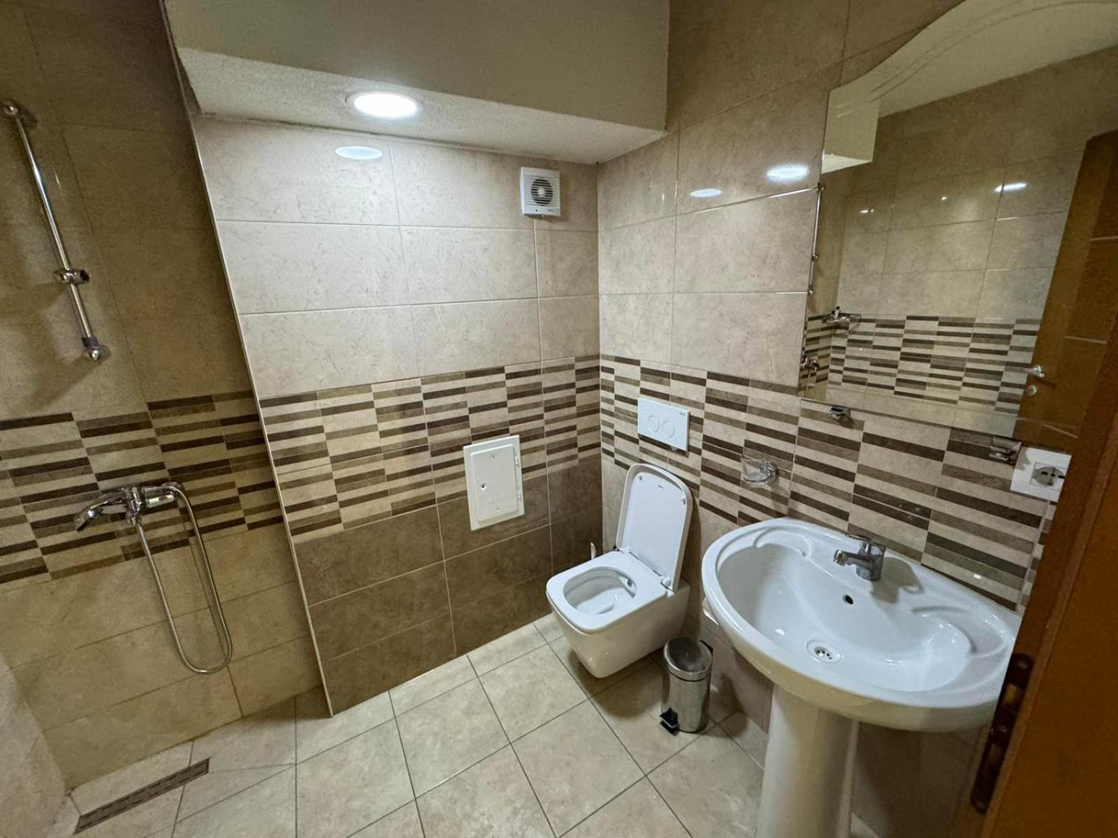 Hotel Pashtriku Gjakova Luaran gambar