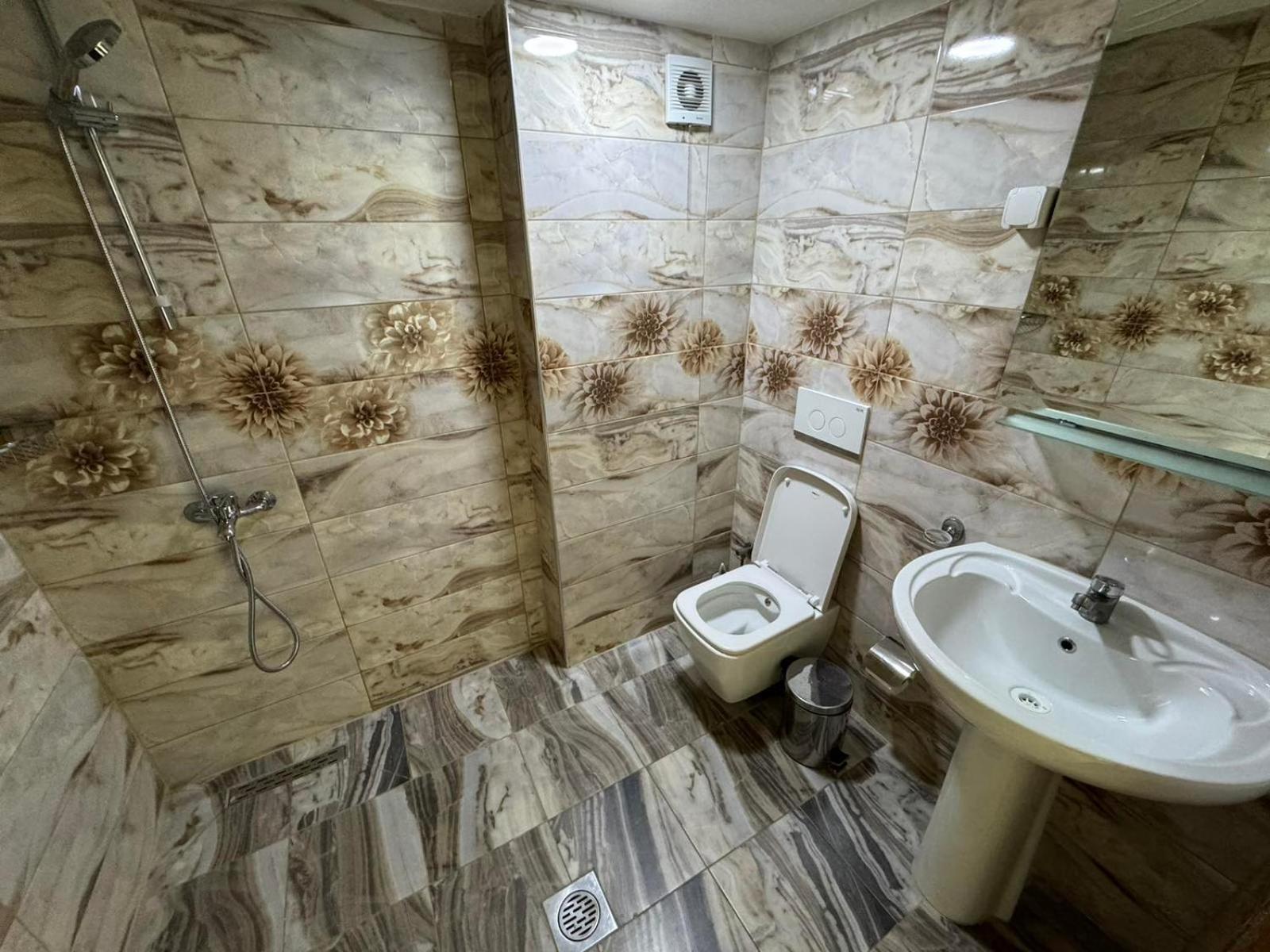 Hotel Pashtriku Gjakova Luaran gambar